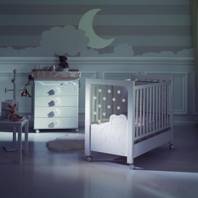Quarto Dolce Luce: Berço, Banheira com Trocador e Pack Têxtil PRESENTE HOTEL Quarto Dolce Luce: Berço, Banheira com Trocador e Pack Têxtil PRESENTE HOTEL
